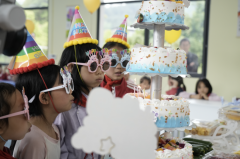 方才7岁的王爱而出：“愿大师都平安然安